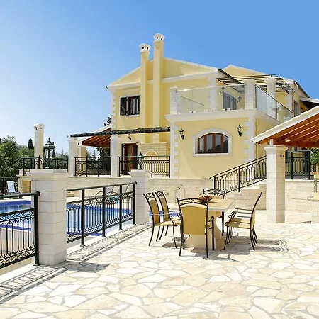 Sleeps 10 Pool Air Con Wifi