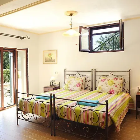 Sleeps 10 Pool Air Con Wifi فيلة كاسيوبي