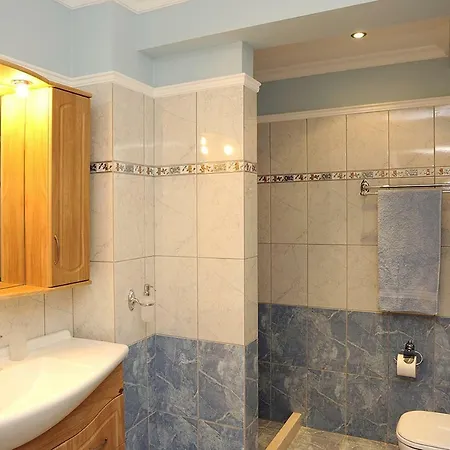 Sleeps 10 Pool Air Con Wifi فيلة