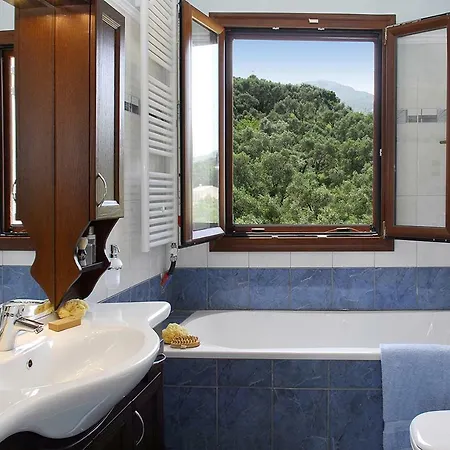 Sleeps 10 Pool Air Con Wifi *